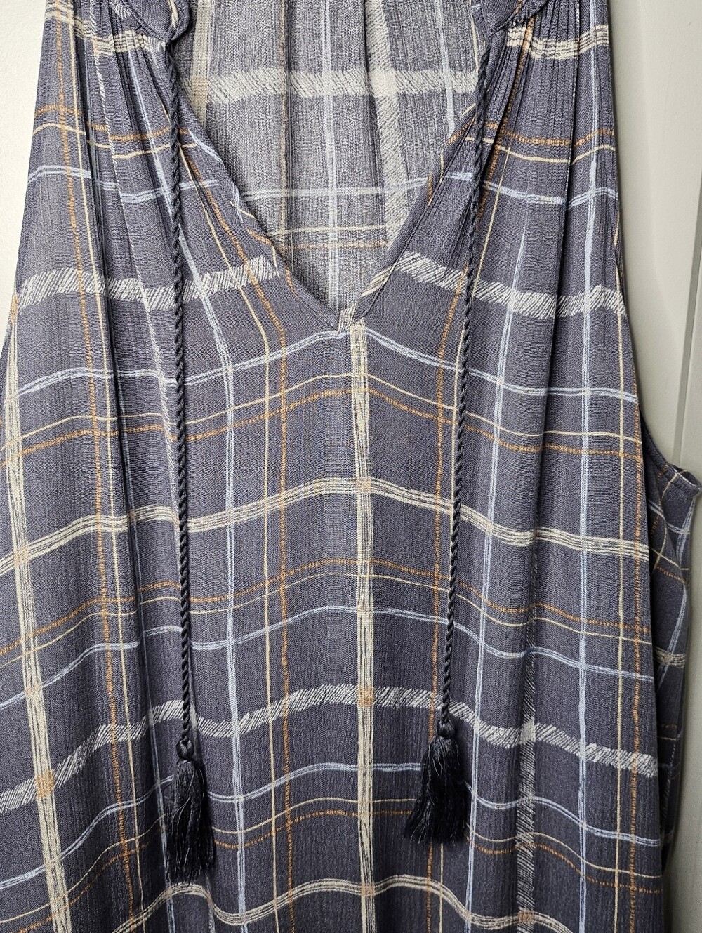LC Lauren Conrad S Plaid Sleeveless Tassel Tie Boho Tank Top Gray Blue Preppy - Picture 3 of 13